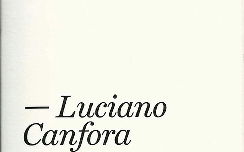 Proteste in rete contro l’invio del pamphlet”Due anni di governo”. In molti chiedono al premier di non ricevere il testo